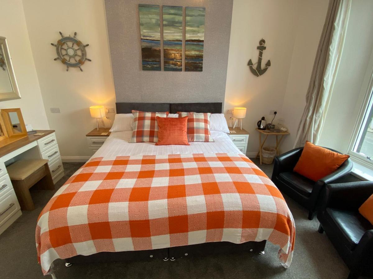 Coach Guest House เท็นบี ภายนอก รูปภาพ