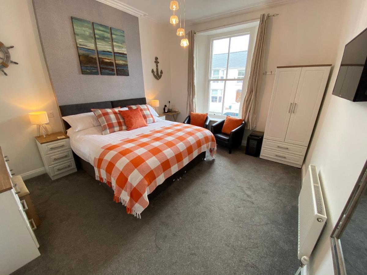 Coach Guest House เท็นบี ภายนอก รูปภาพ